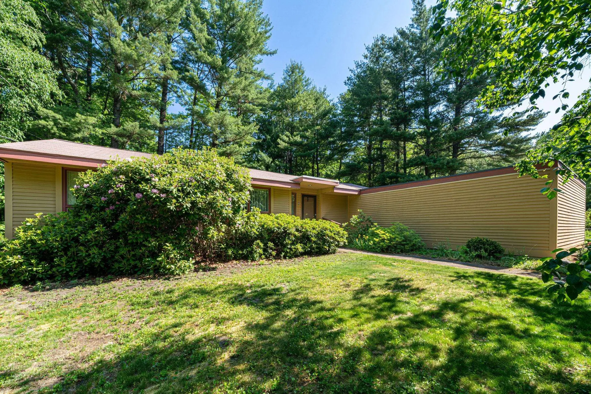 5 Dryden Avenue Nashua NH 03062