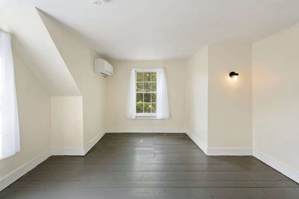 662 Bradford Road Newport NH 03773