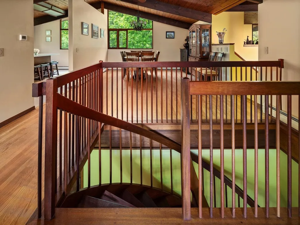 460 Mount Pritchard Lane St. George VT 05495