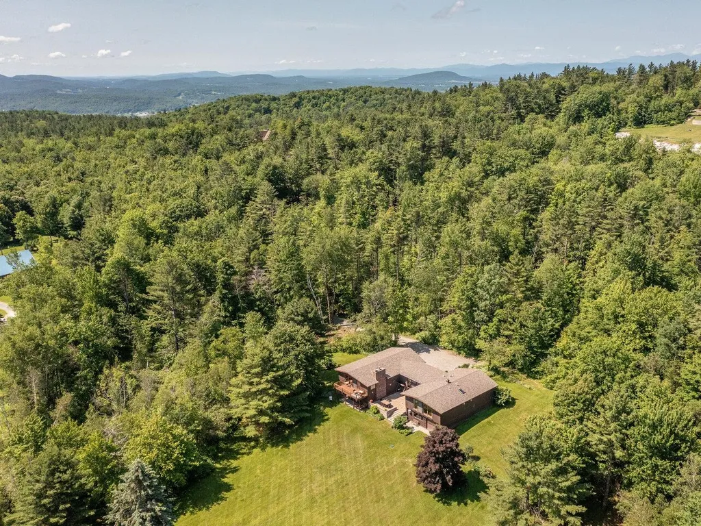 460 Mount Pritchard Lane St. George VT 05495