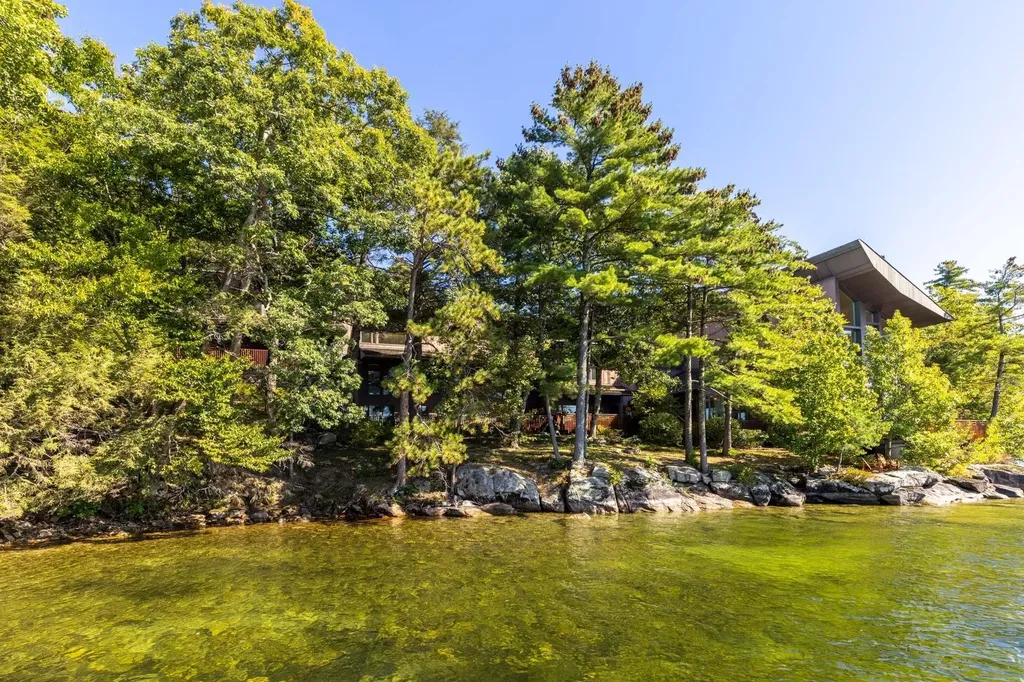 20 Wyman Drive Wolfeboro NH 03894