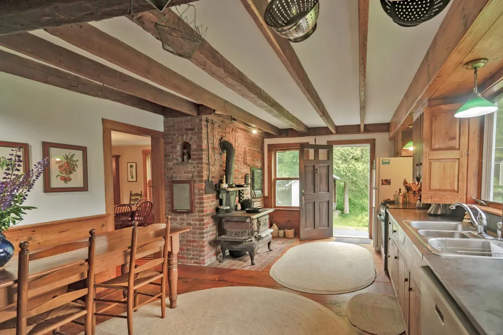 72 North Hinsdale Road Chesterfield NH 03443