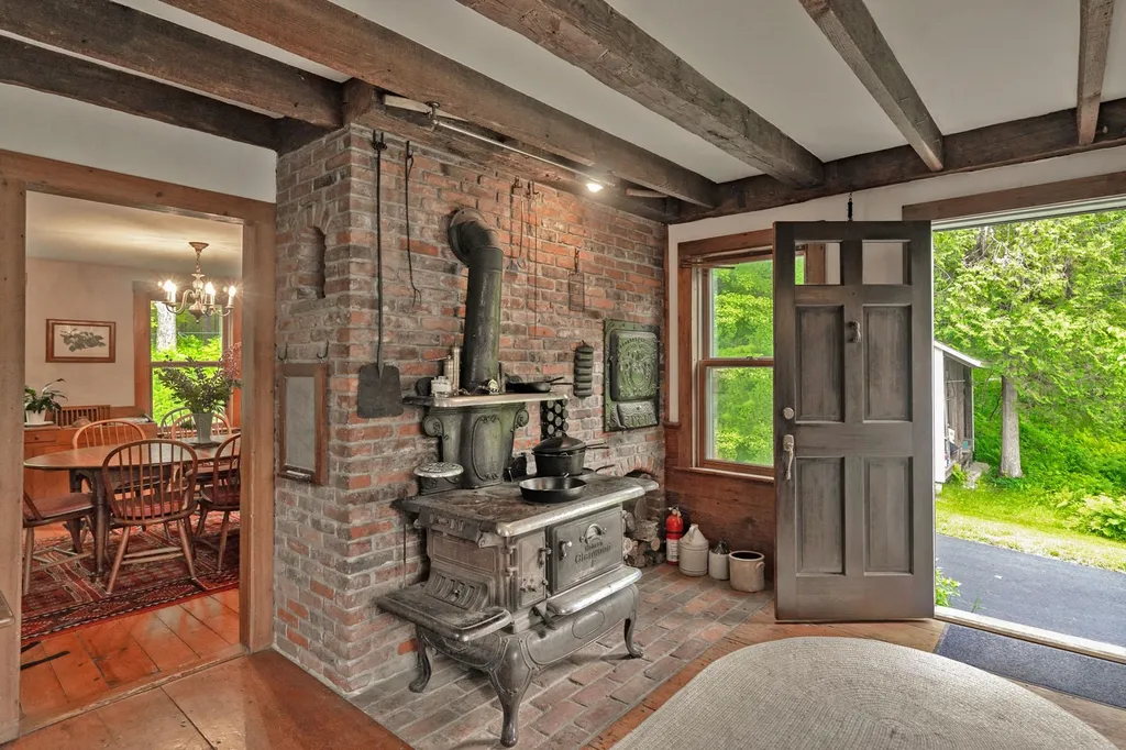 72 North Hinsdale Road Chesterfield NH 03443