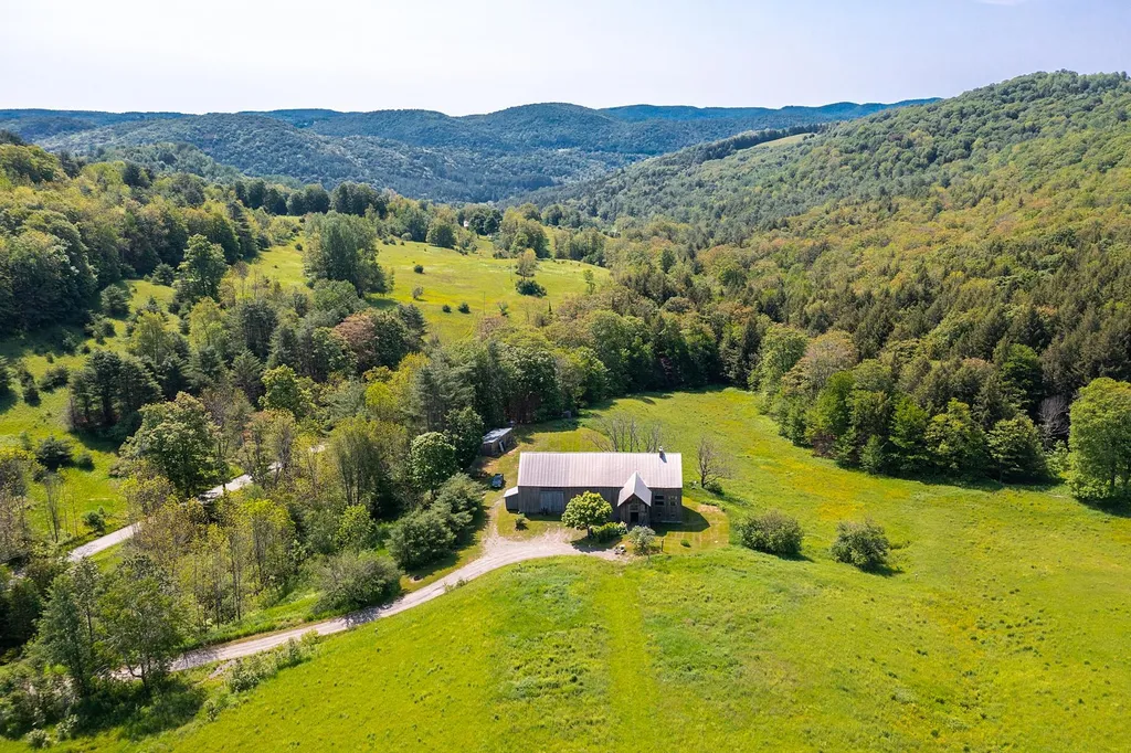 131 Whitney Hill Road Tunbridge VT 05077