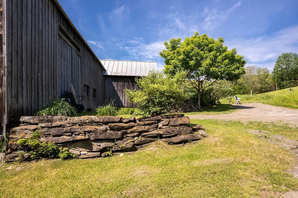131 Whitney Hill Road Tunbridge VT 05077