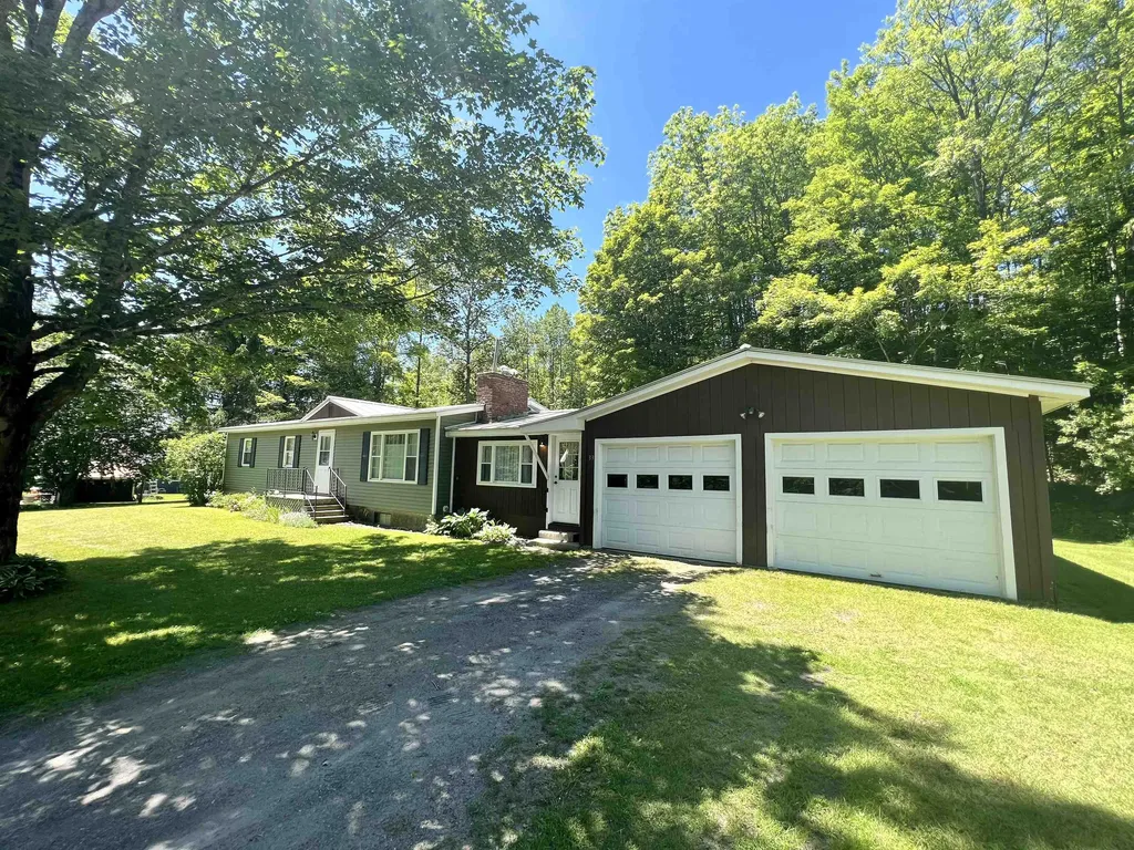 33 Upper Village Road Chelsea VT 05038