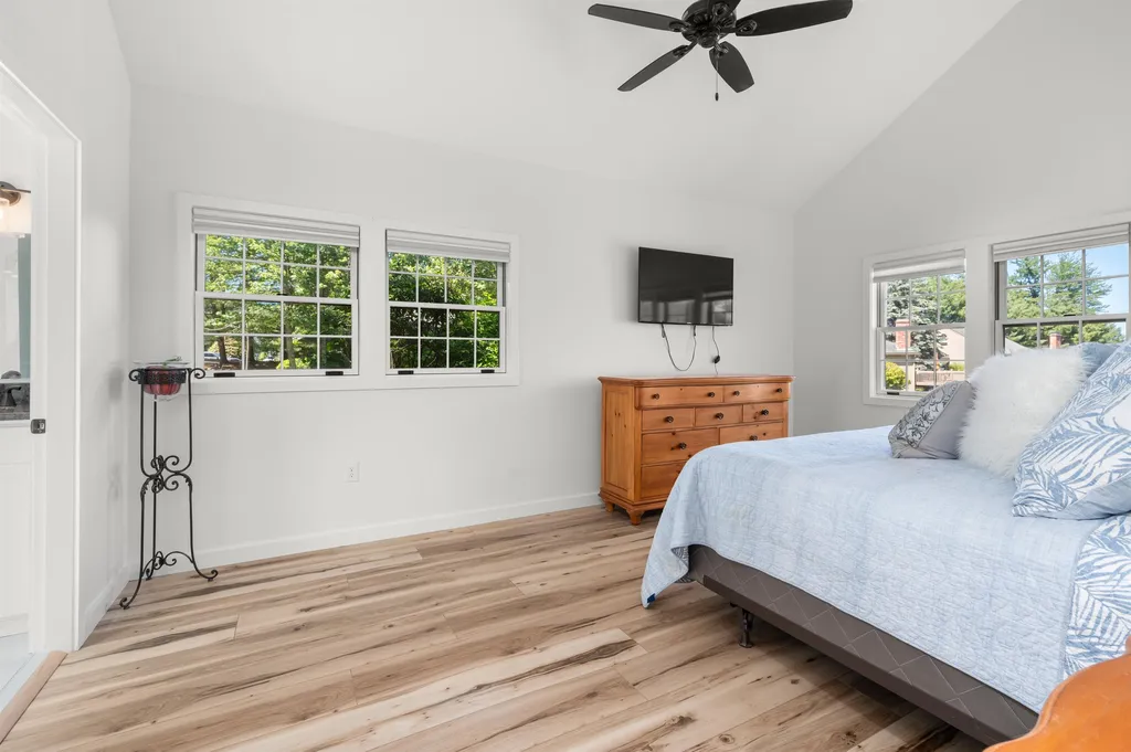 17 Crane Circle Laconia NH 03246
