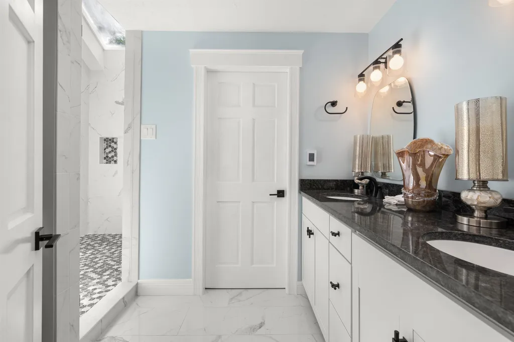 17 Crane Circle Laconia NH 03246
