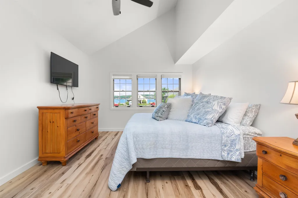 17 Crane Circle Laconia NH 03246