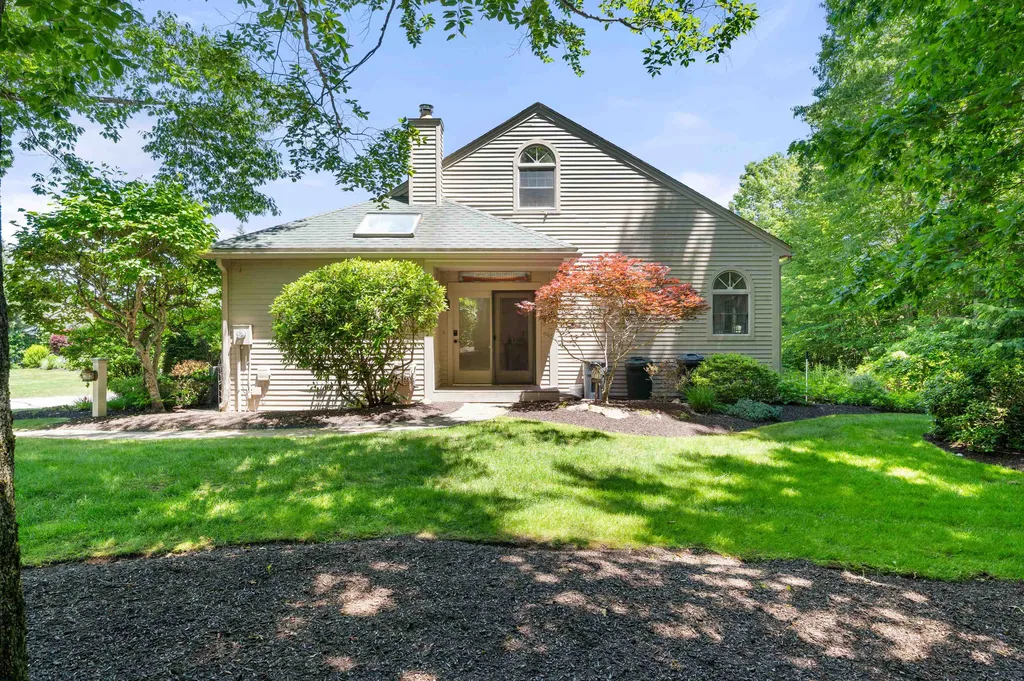 17 Crane Circle Laconia NH 03246