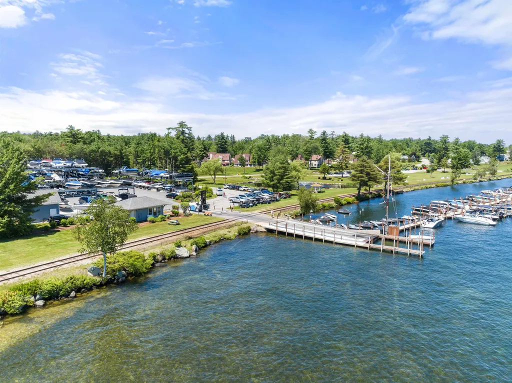 17 Crane Circle Laconia NH 03246