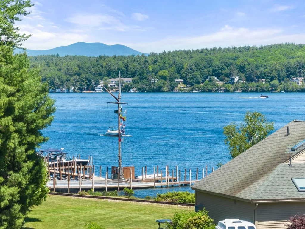 17 Crane Circle Laconia NH 03246