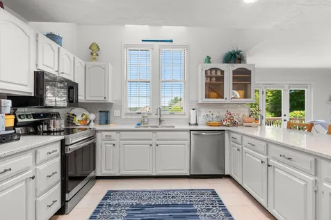 17 Crane Circle Laconia NH 03246