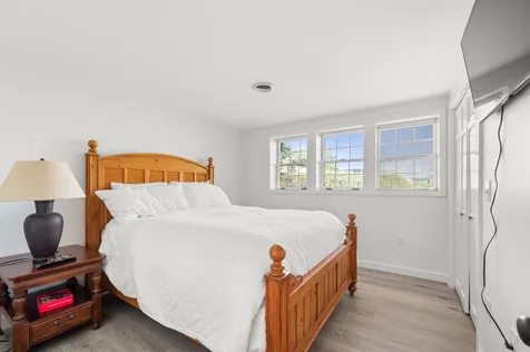17 Crane Circle Laconia NH 03246