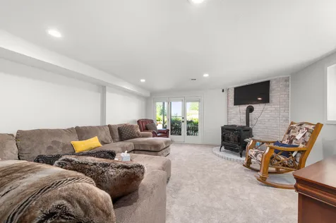 17 Crane Circle Laconia NH 03246