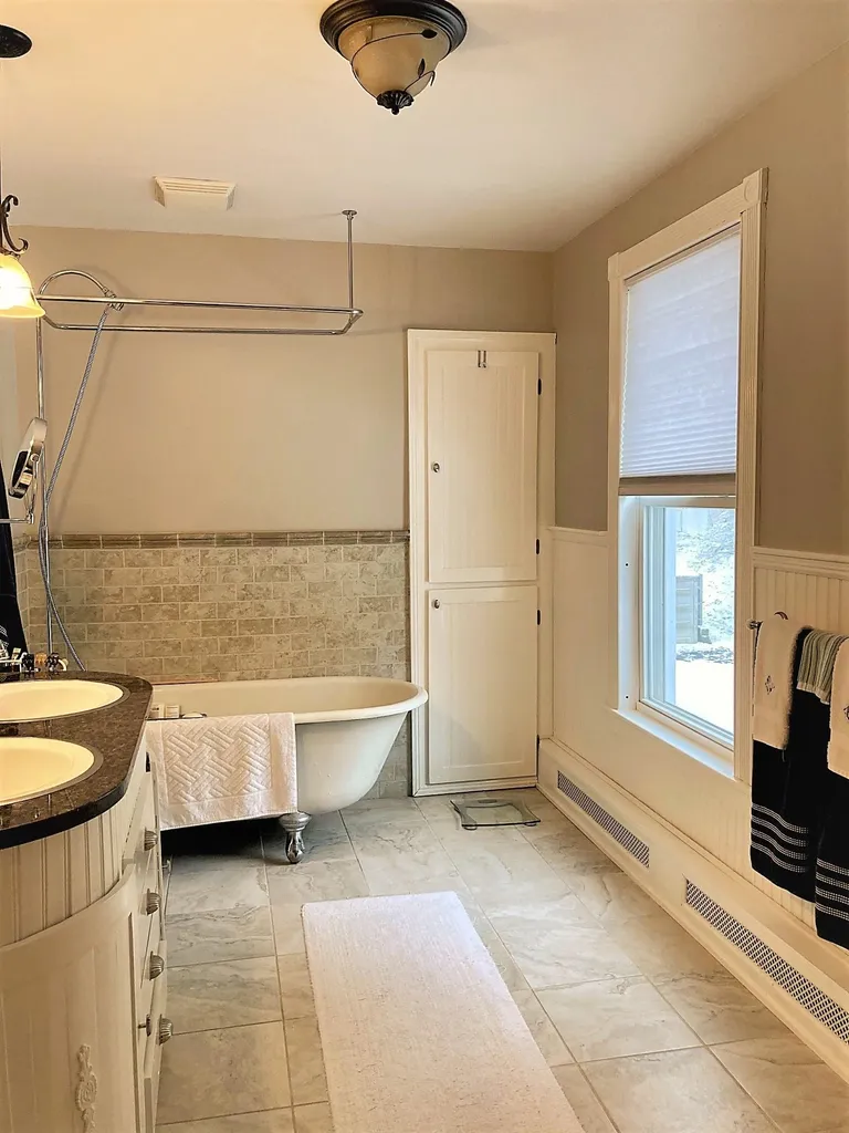31 Highland Avenue Claremont NH 03743