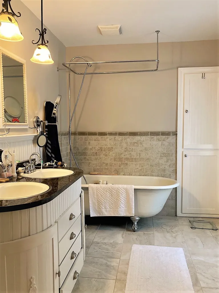 31 Highland Avenue Claremont NH 03743