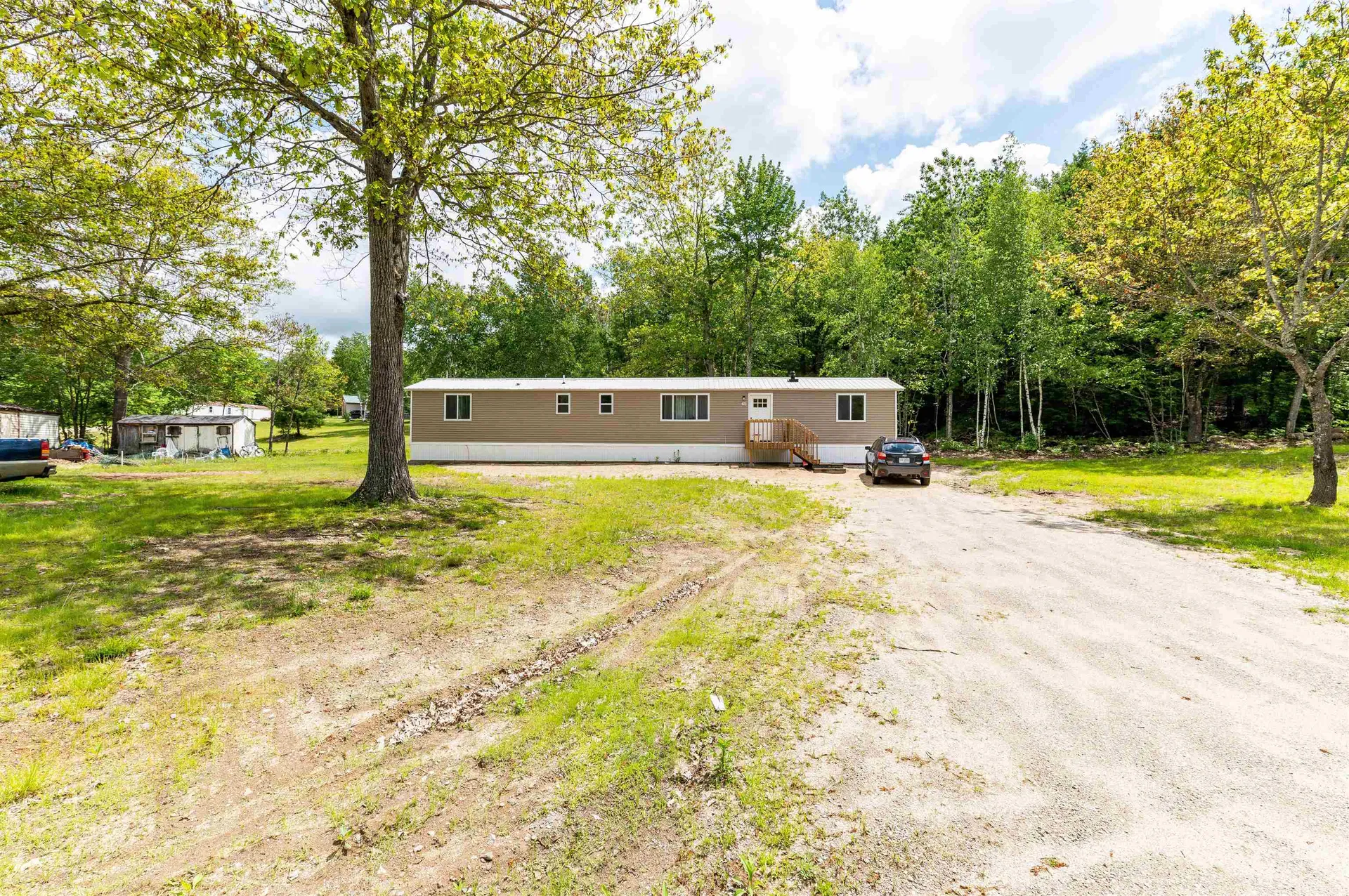 Golden Oaks Road Albany NH 03818