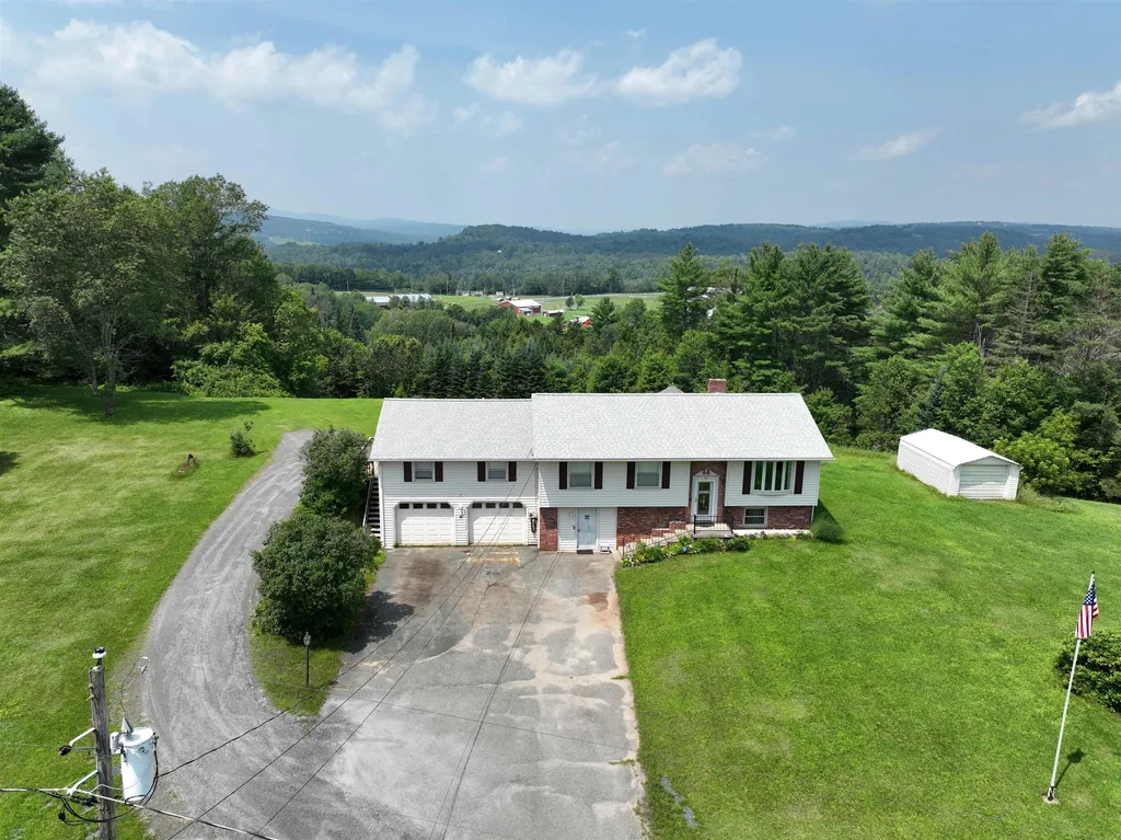 187 Strawberry Hill Lyndon, VT Vermont Real Estate Agency Serving St