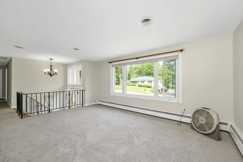 6 Longwood Road Salem NH 03079