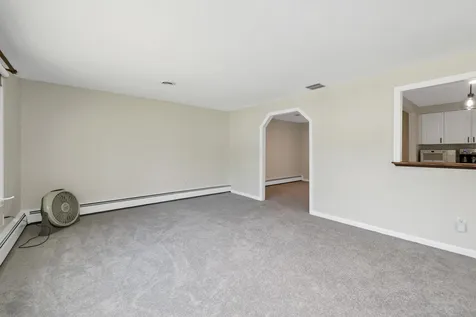 6 Longwood Road Salem NH 03079