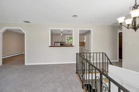 6 Longwood Road Salem NH 03079