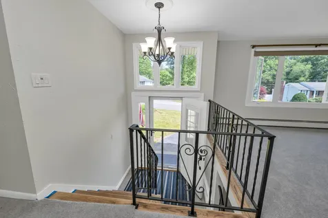 6 Longwood Road Salem NH 03079