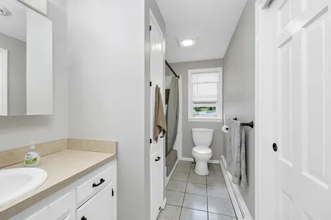 6 Longwood Road Salem NH 03079
