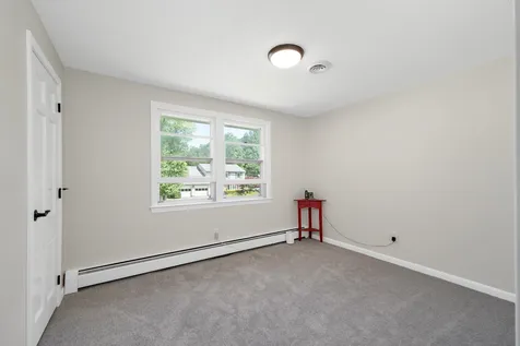 6 Longwood Road Salem NH 03079