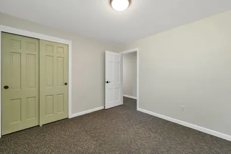 6 Longwood Road Salem NH 03079