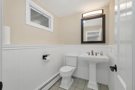 6 Longwood Road Salem NH 03079