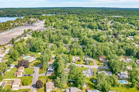 6 Longwood Road Salem NH 03079