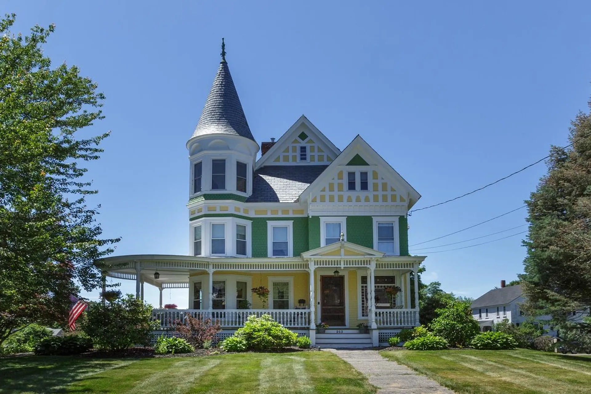 262 Pleasant Street Laconia NH 03246