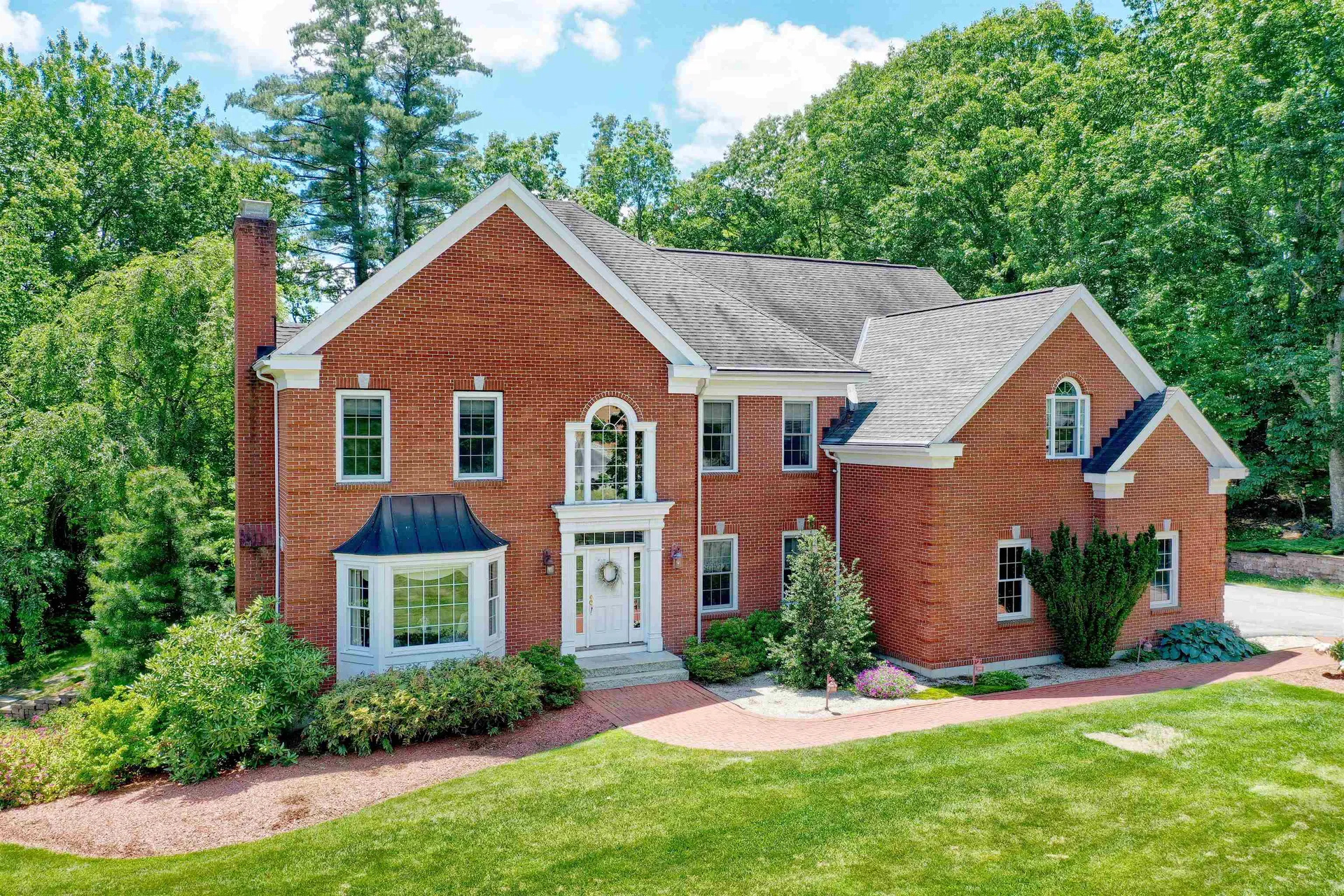 16 Grant Drive Bedford NH 03110
