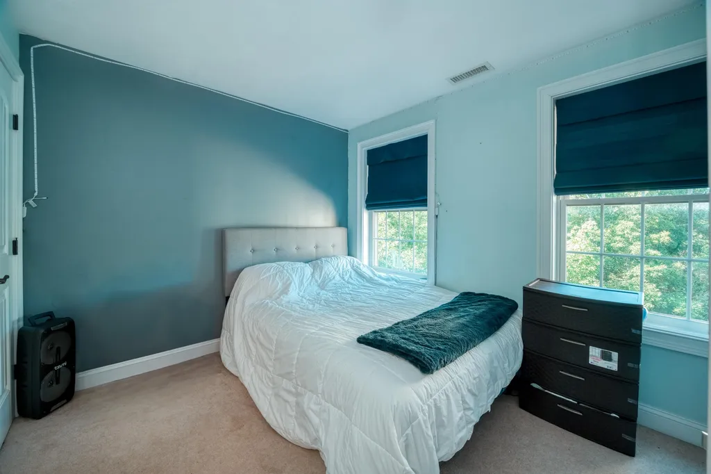17 Burnham Road Windham NH 03087