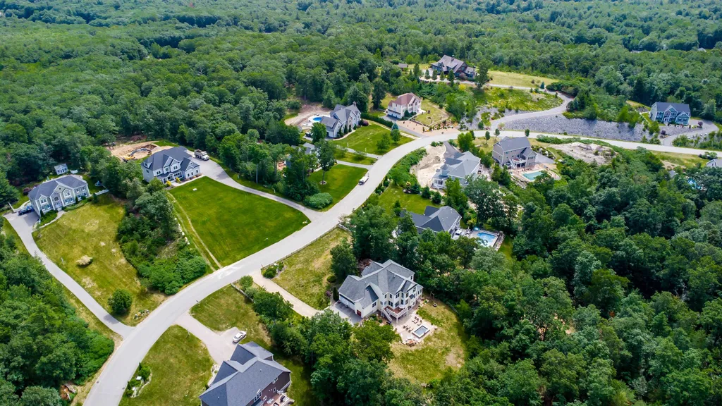 17 Burnham Road Windham NH 03087