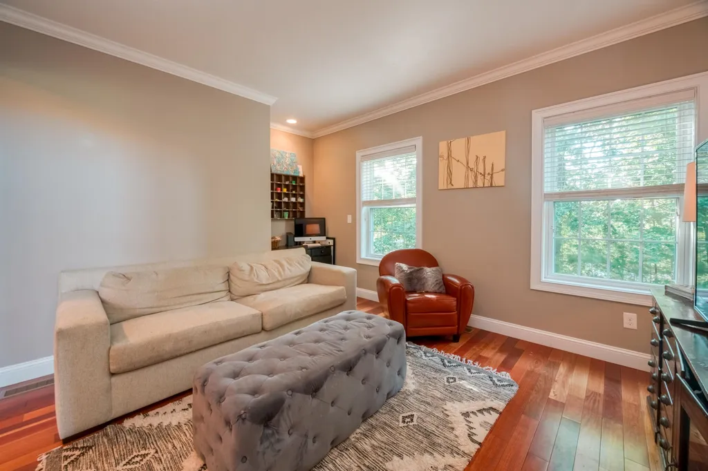 17 Burnham Road Windham NH 03087