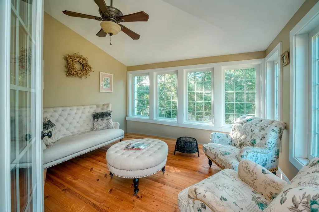 17 Burnham Road Windham NH 03087