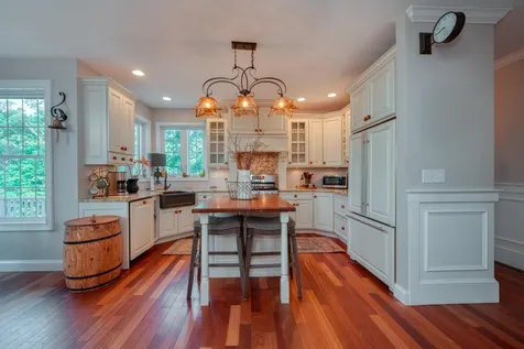 17 Burnham Road Windham NH 03087