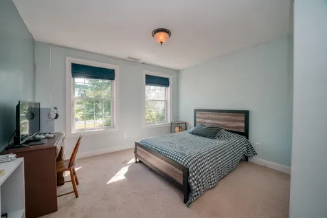 17 Burnham Road Windham NH 03087