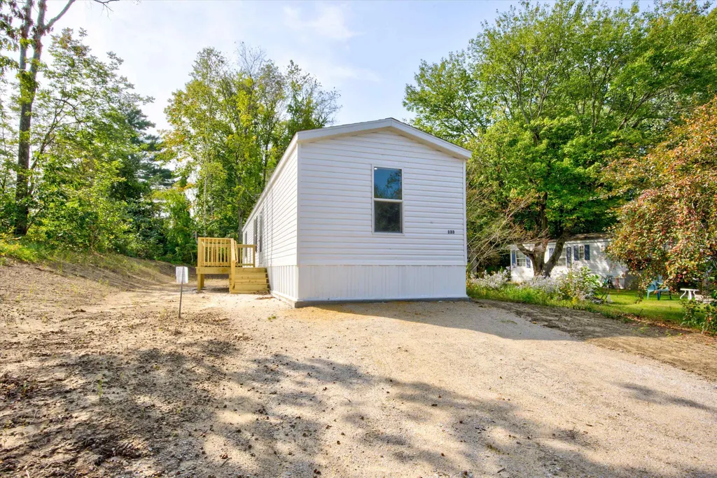 133 Estate Drive Barrington NH 03825