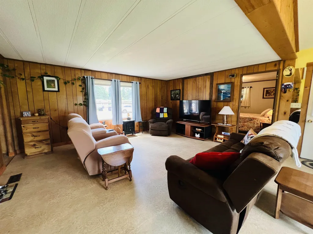 122 Ingalls Lane Lyndon VT 05851