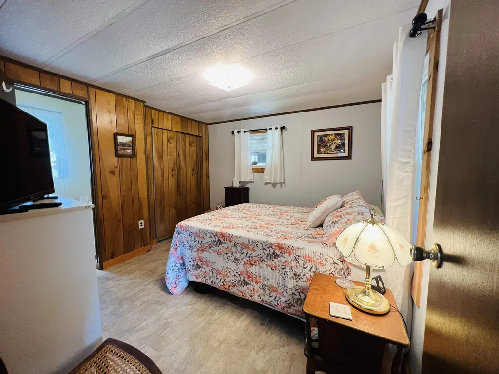 122 Ingalls Lane Lyndon VT 05851