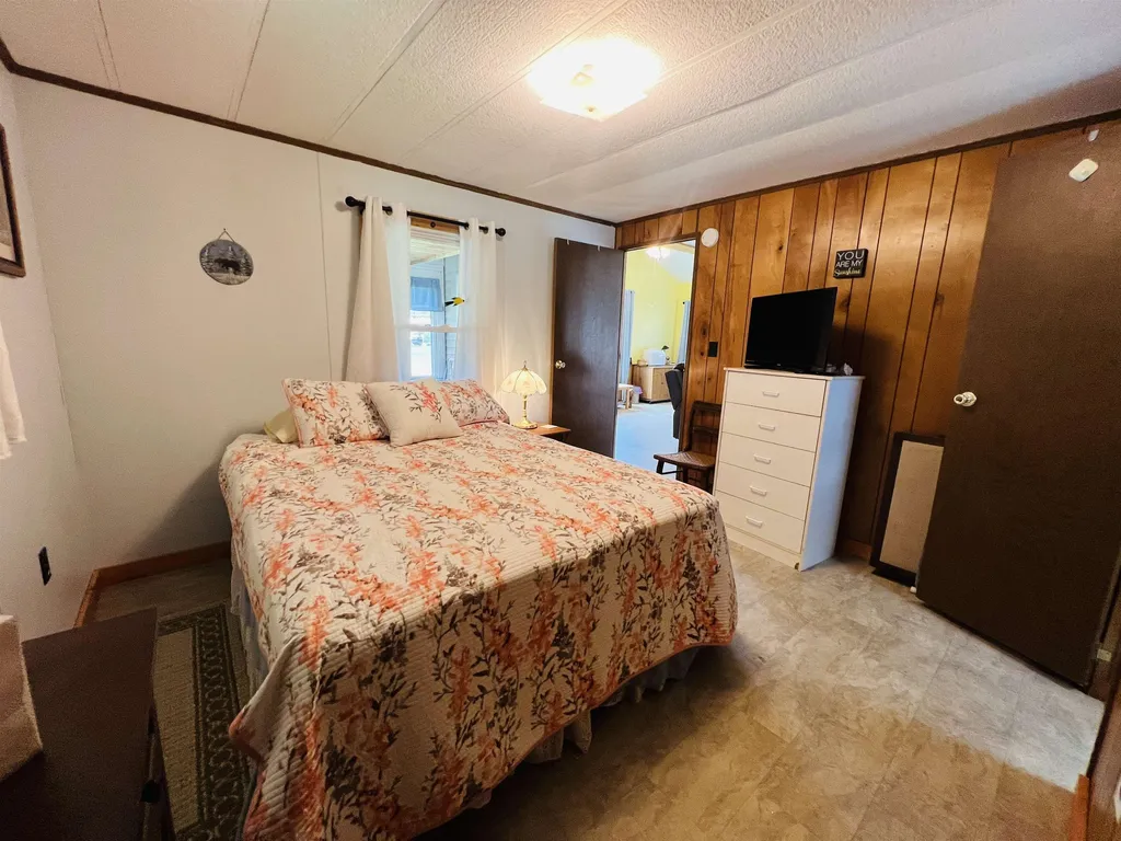 122 Ingalls Lane Lyndon VT 05851
