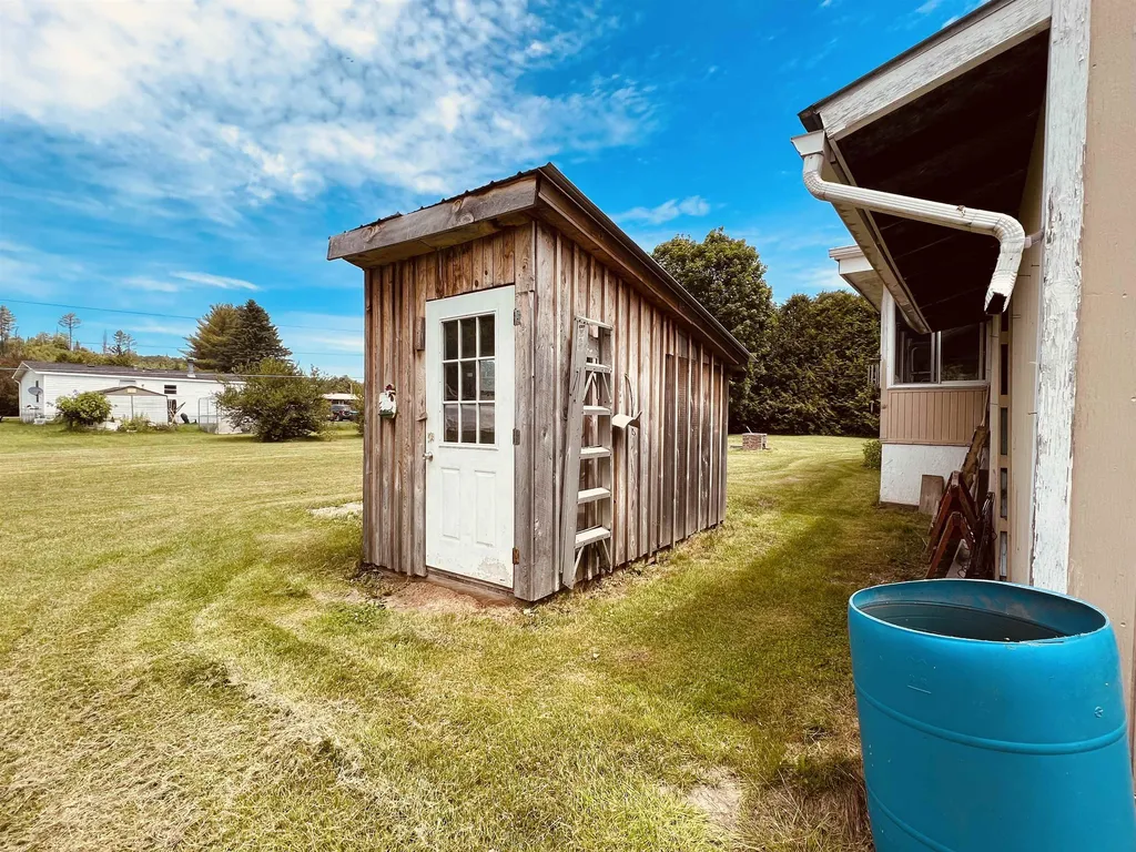 122 Ingalls Lane Lyndon VT 05851