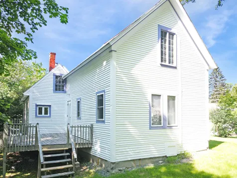 13 Pleasant Street Plymouth NH 03264