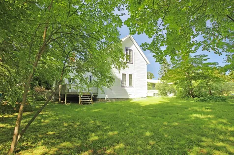 13 Pleasant Street Plymouth NH 03264