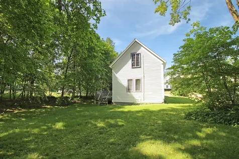 13 Pleasant Street Plymouth NH 03264