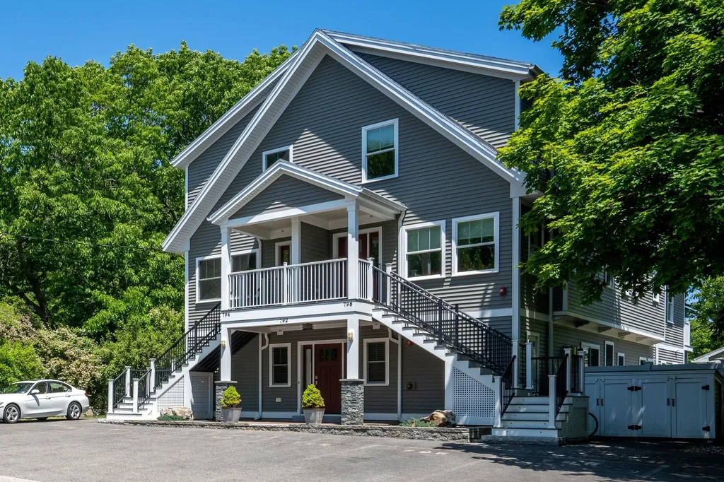792 Sagamore Avenue Portsmouth NH 03801