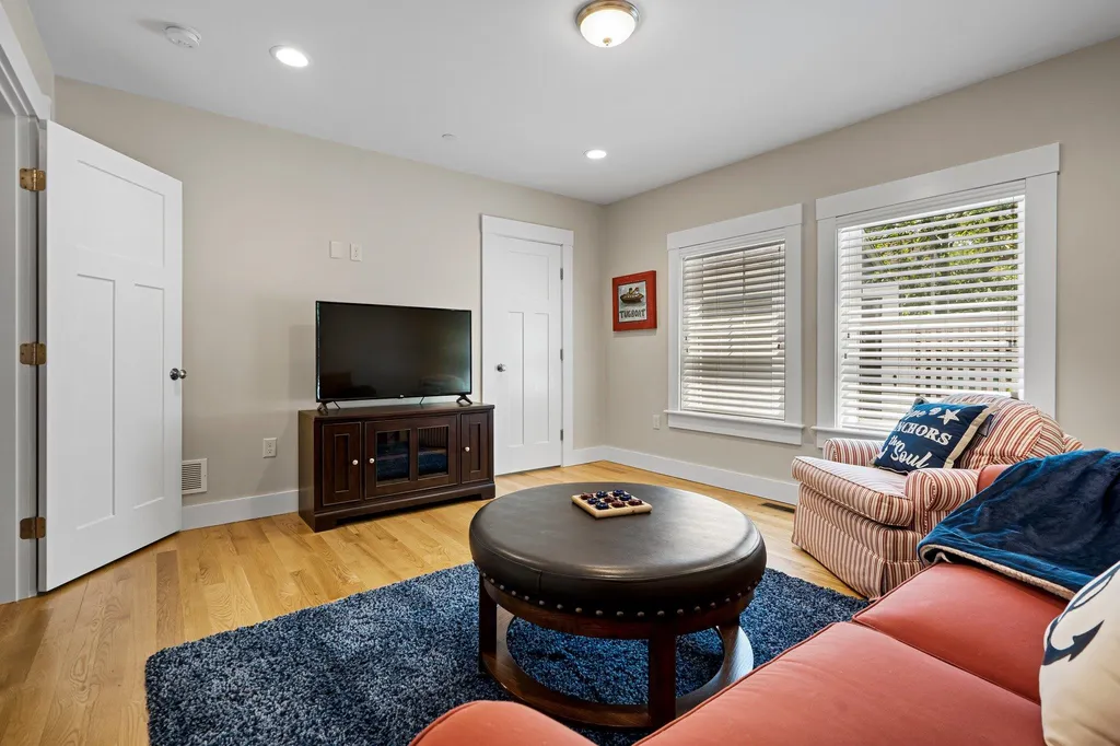 792 Sagamore Avenue Portsmouth NH 03801